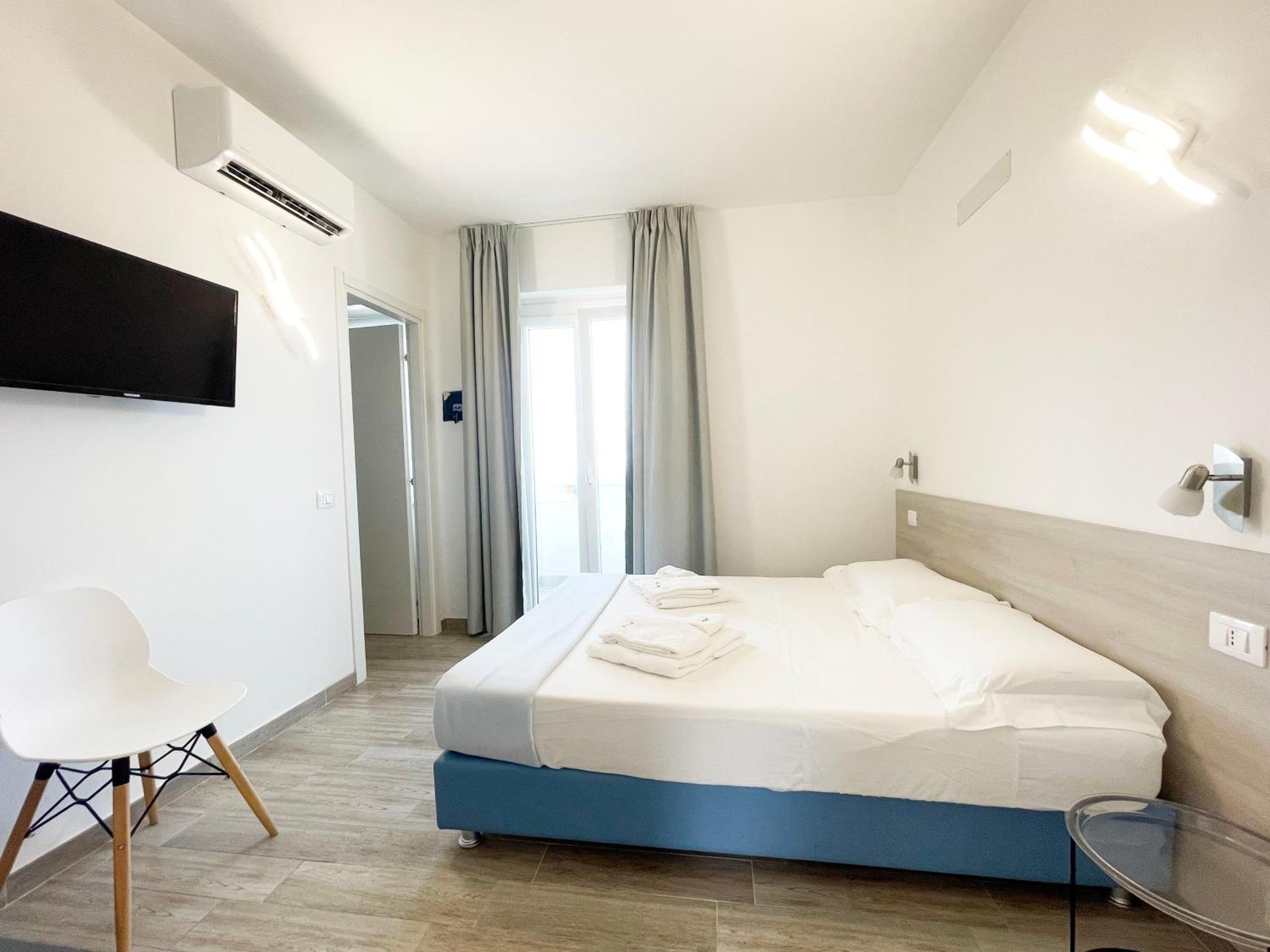 לינה וארוחת בוקר סנטה דומניקה Perla Blu Tropea מראה חיצוני תמונה